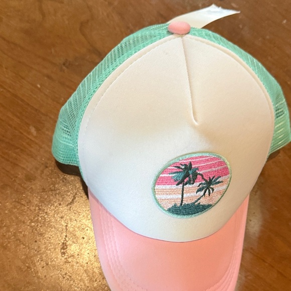 Francesca's Collections Accessories - Francesca's Collections Mint and White Hat